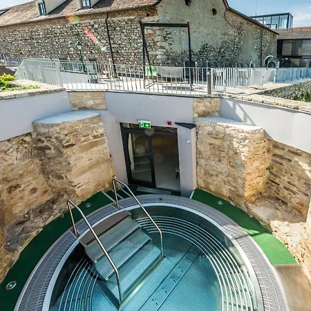 Althof Hotel 4*